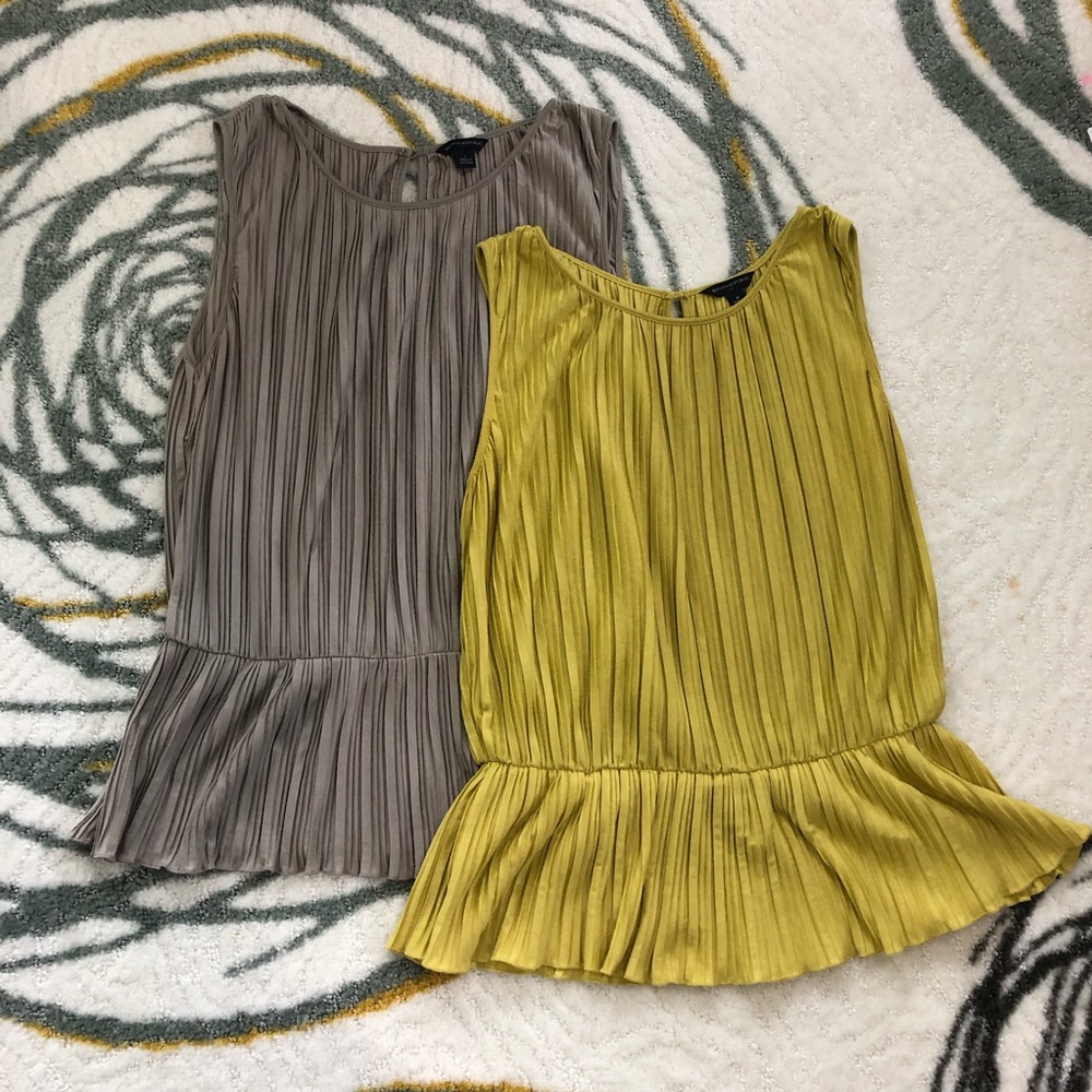 Banana Republic | Lot of 2 ribbed peplum tanks M/L